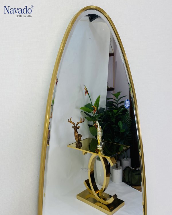 WALL SILVER FRAME WITH OVAL MIRROR