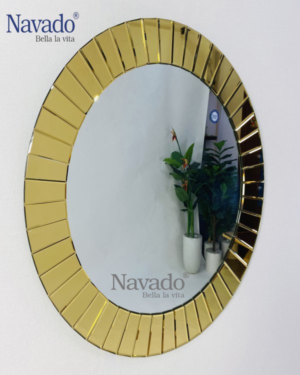 ROUND MAKEUP MIRROR WITH MODERN STYLE