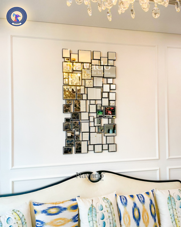 ARTISTIC DECOR MADE IN THE LIVING ROOM