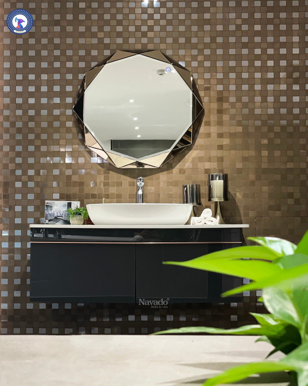 PHALE DECORATE MIRROR DESIGN MIRROR