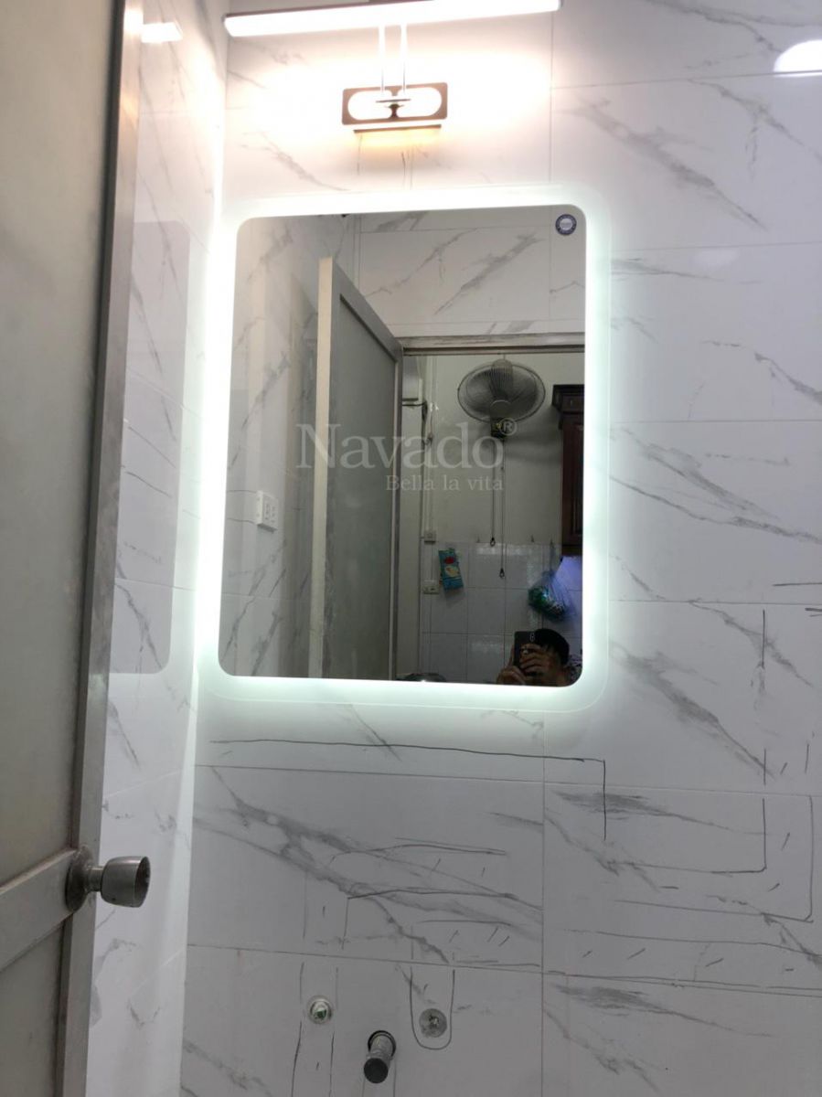 square-mirror-bathroom