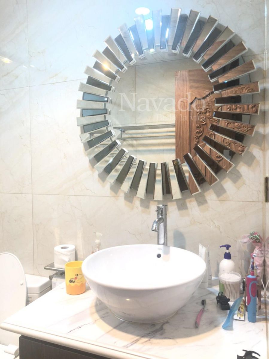 luxury-mystery-bathroom mirror