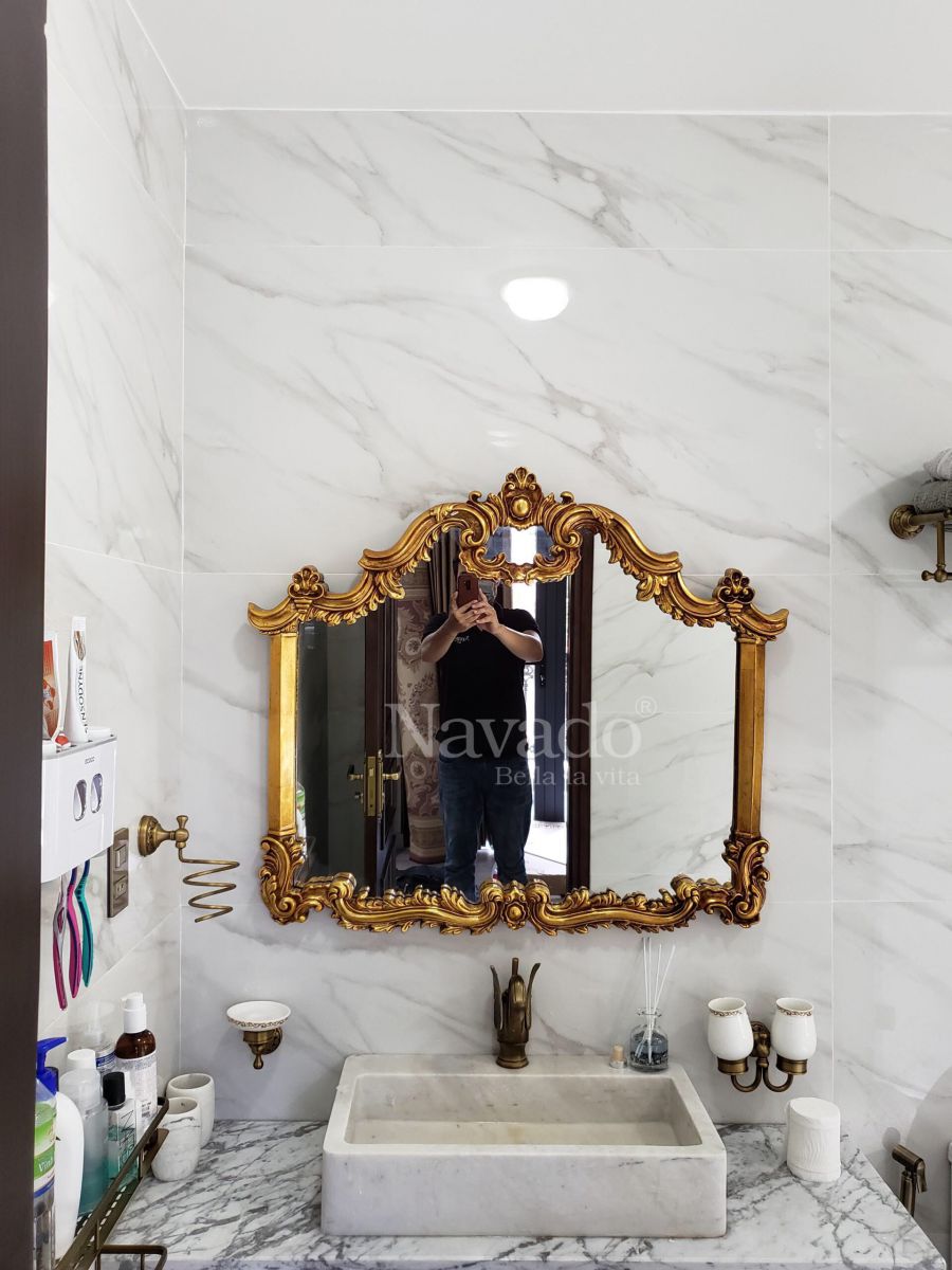 bathroom-classic-frames-mirror