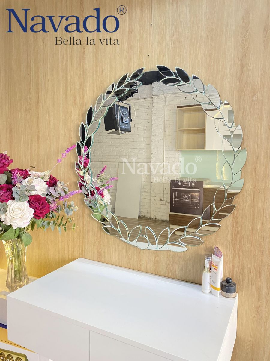laurel-mirror-decorate-your living-room