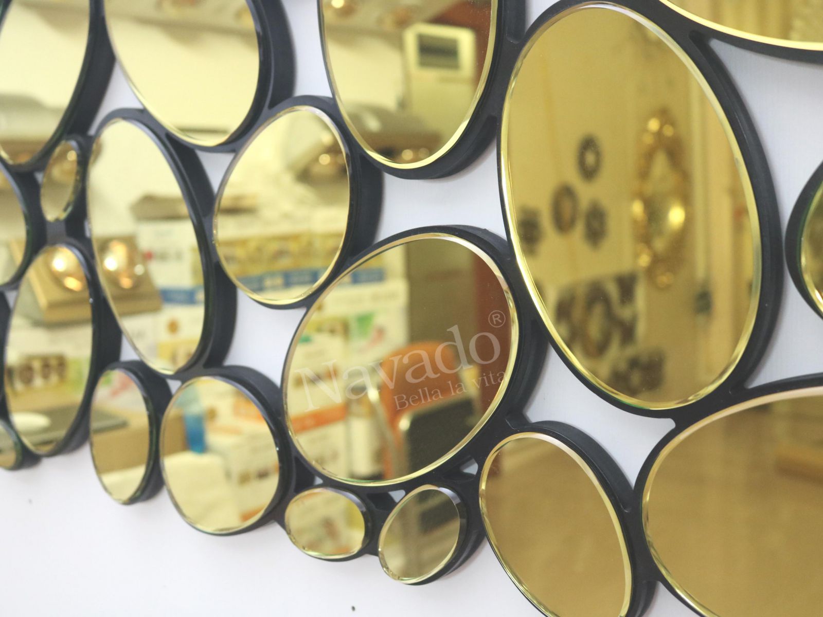 luxury-gold-living-room-mirror