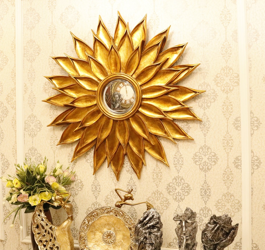 gold-classic-mirror-decorate-living-room