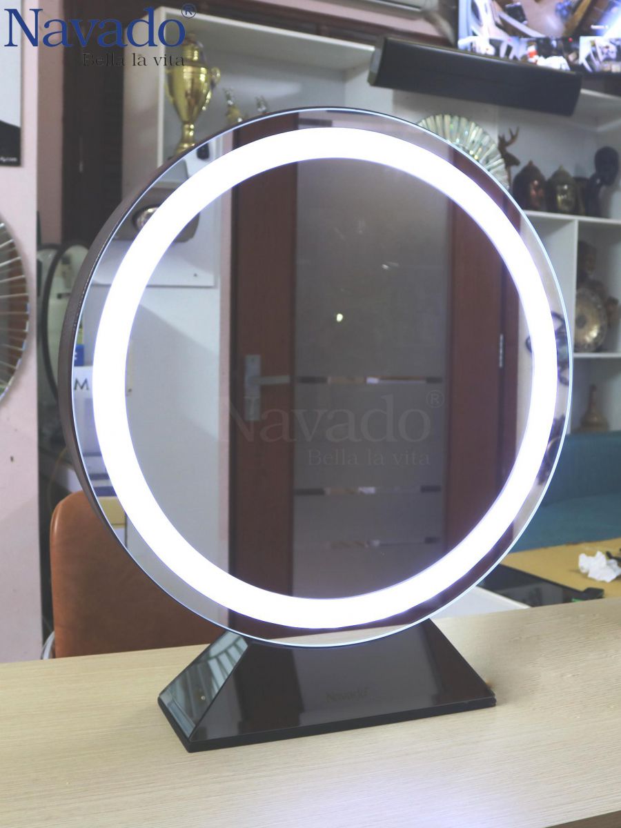 round-led-makeup-mirror