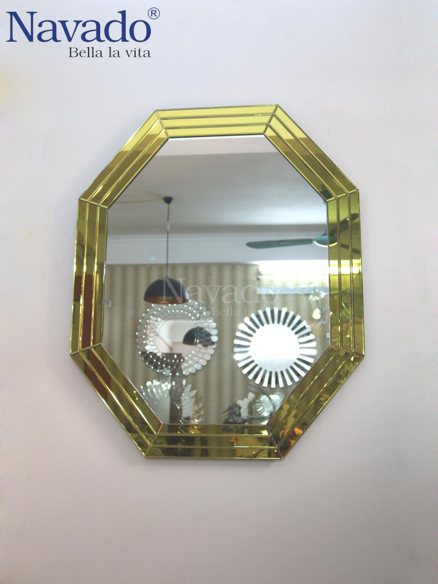 pisa-decorate-mirror
