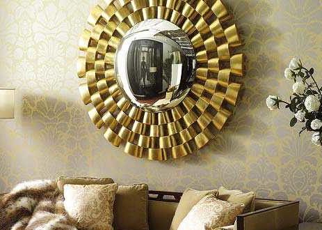 pros-decorate-mirror