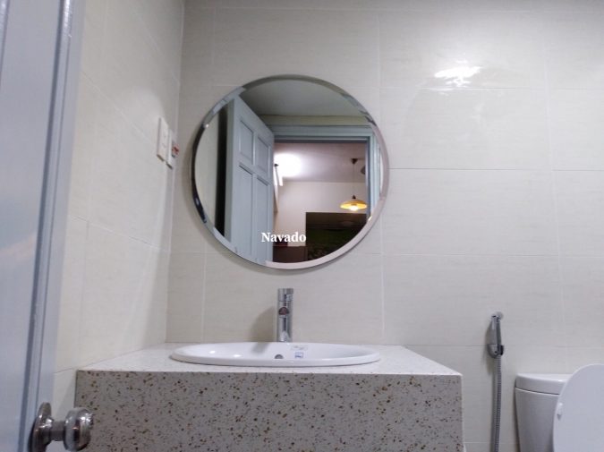 modern-round-bathroom-mirror