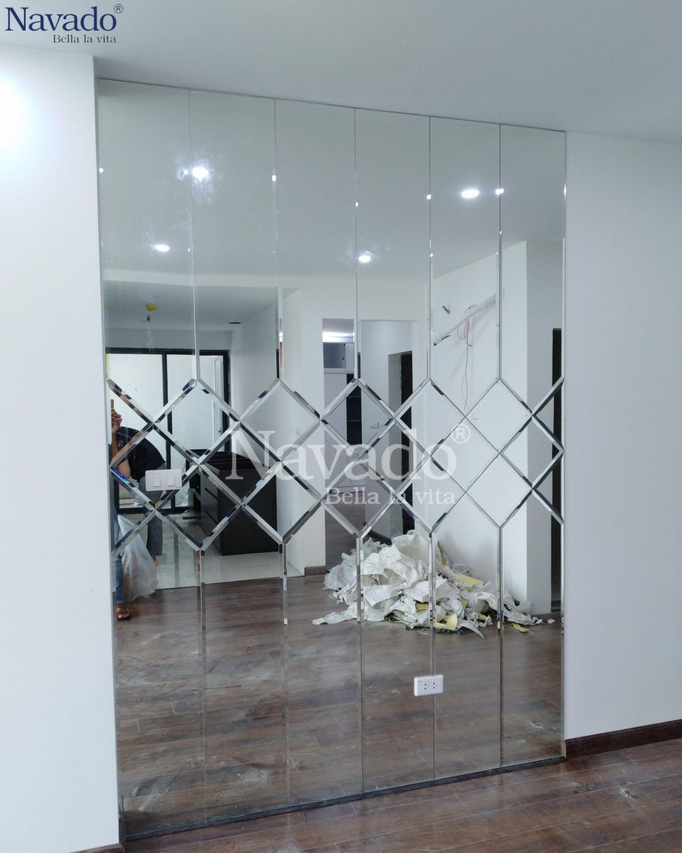 wall-macthes-mirror-decorate