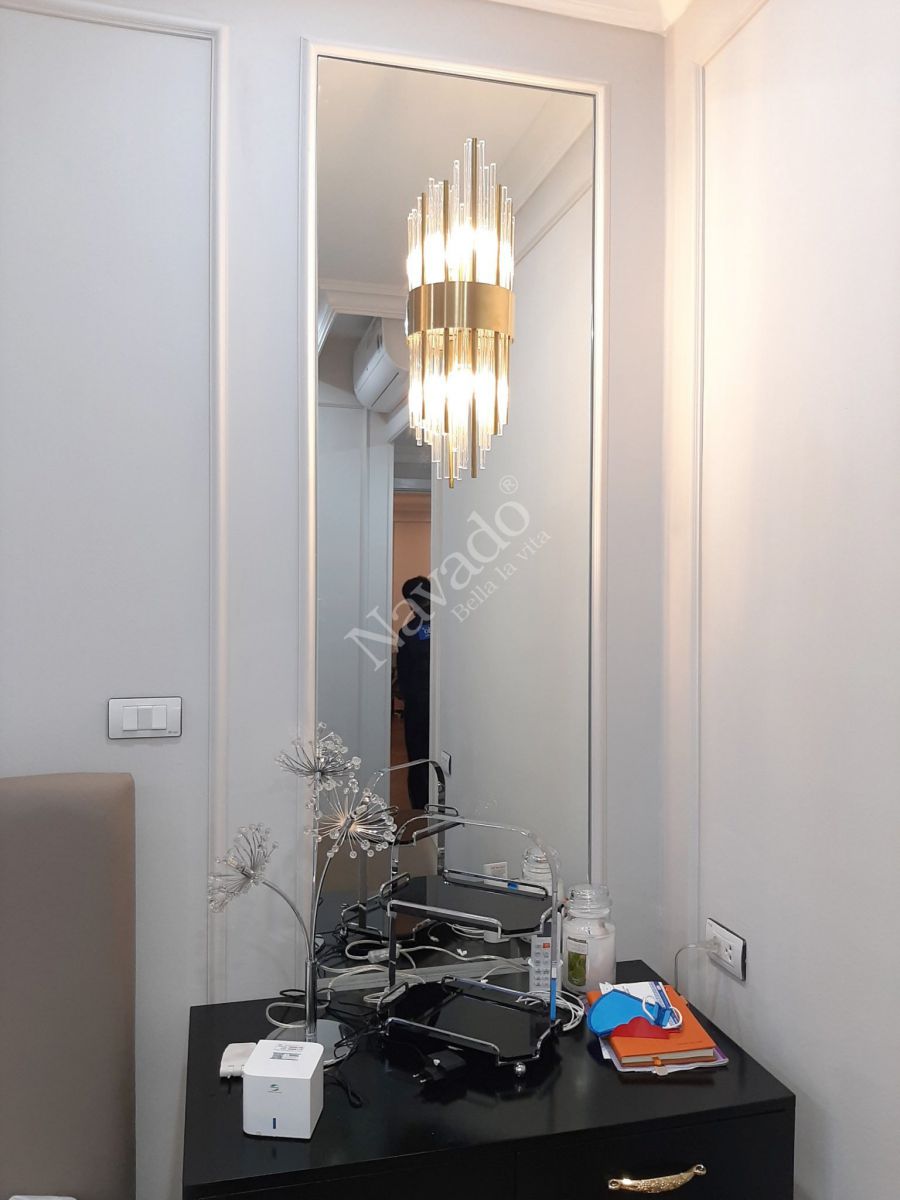 large-mirror-decorate -house