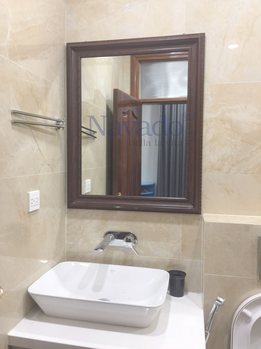 bathroom-wood-frame-mirror