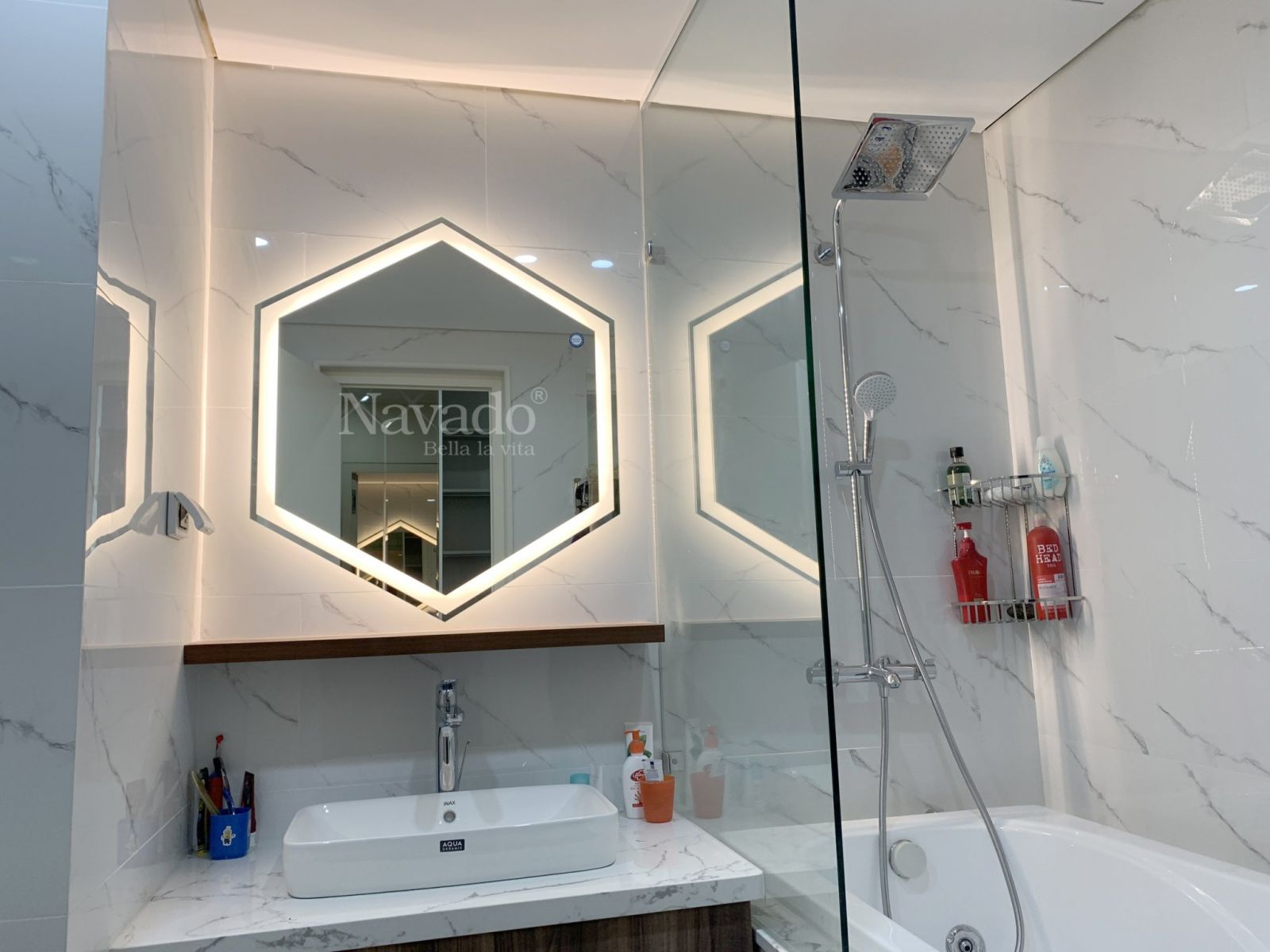 hexagon-decorat-led-bathroom-mirror