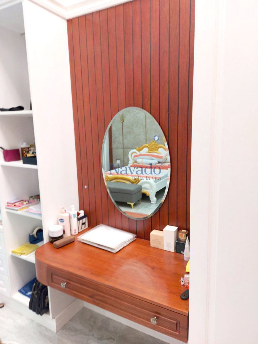 elip-makeup-mirror-decorate