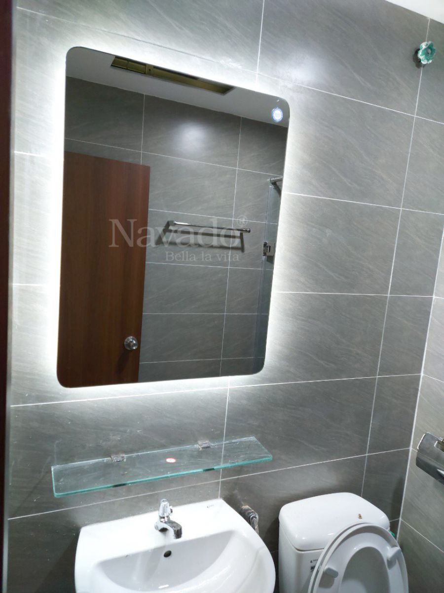 led-rectnaglr-bathromm-mirror