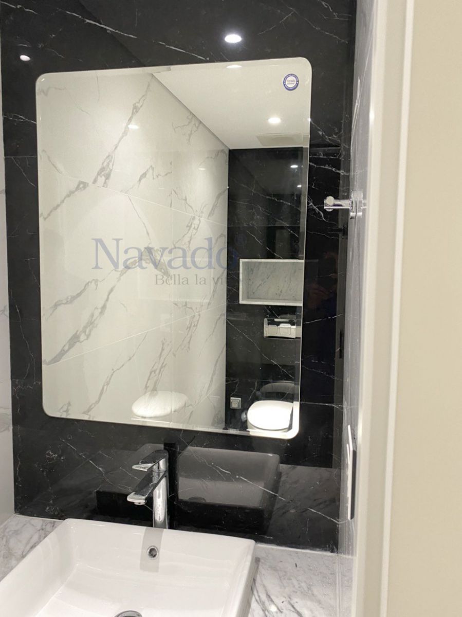 modern-basic-batroom-mirror