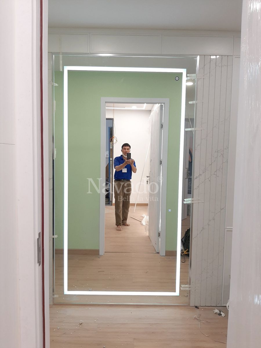 led-full-body-mirror-wall-decorate-house