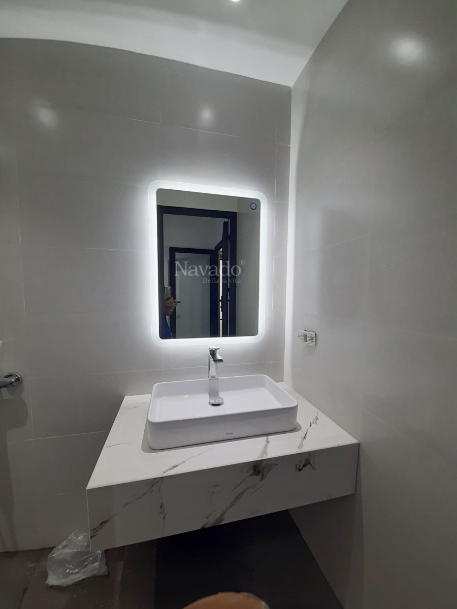 led-rectngale-bathroom-mirror