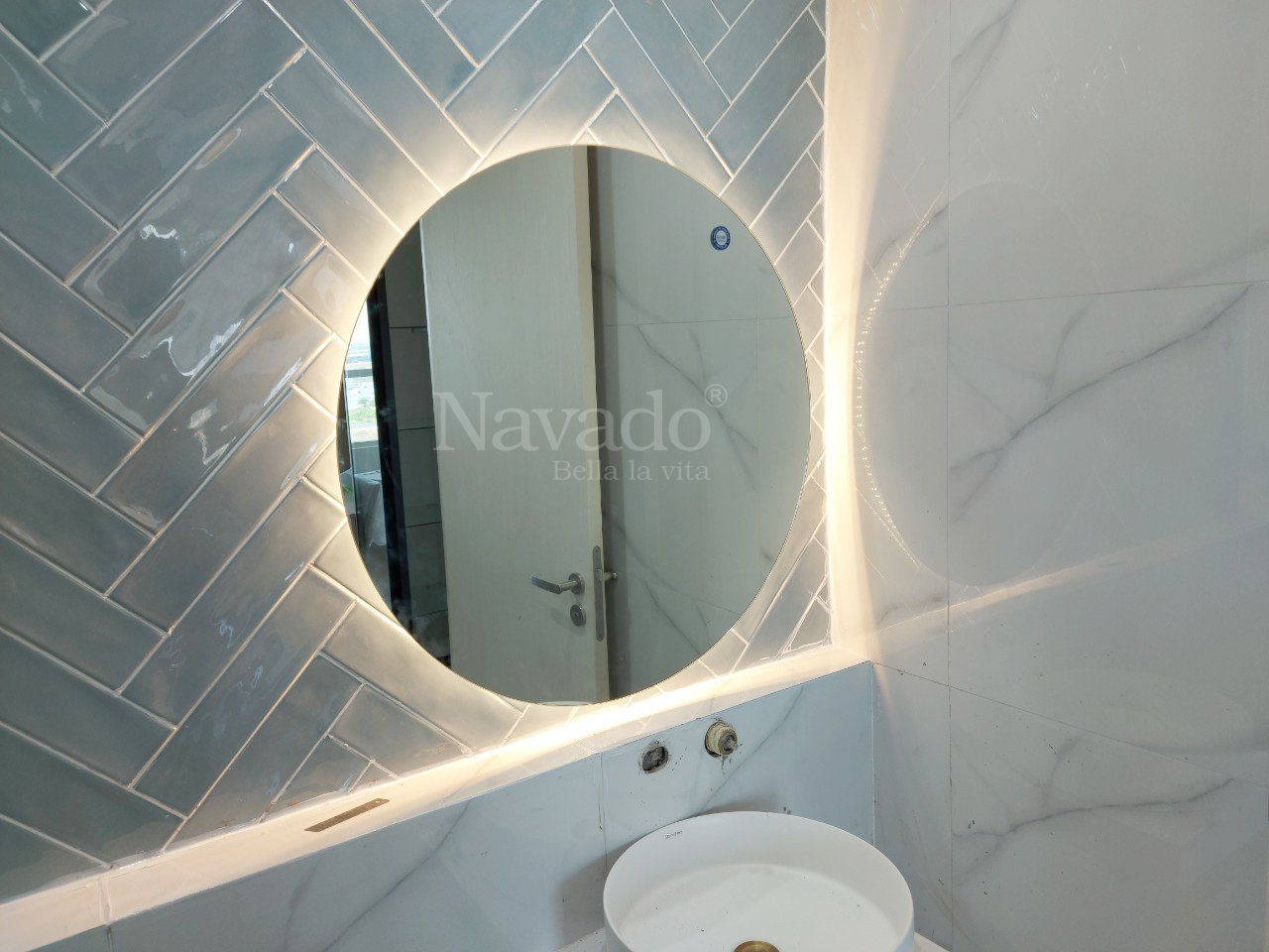 modern-round-led0bathroom-mirror