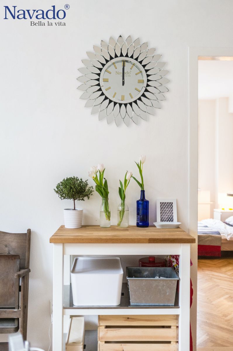 art-decor-Daissy-mirror-clock