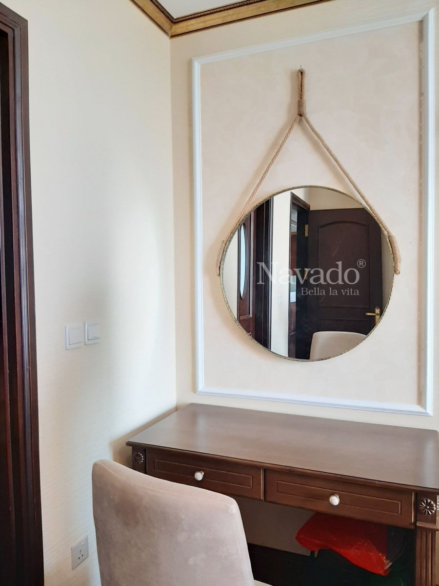 modern-decor-round-leather-strap-makeup-mirror
