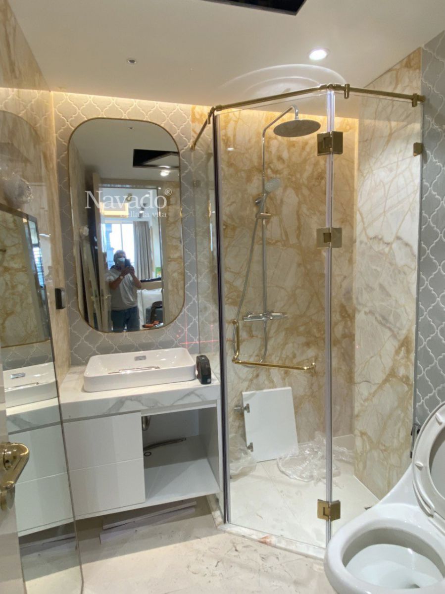 modern-wall-bathroom-mirror