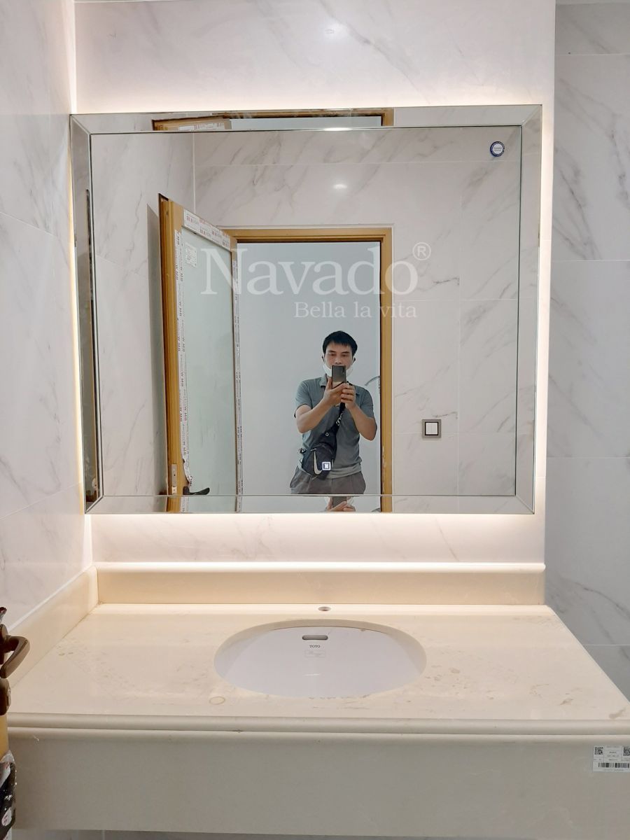 luxury-led-rectangle-bathroom-mirror