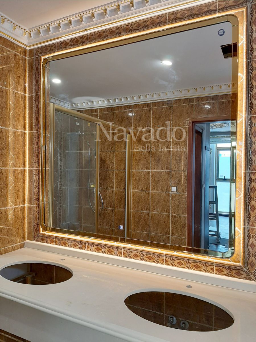 wall-modern-luxury-bathroom-mirror