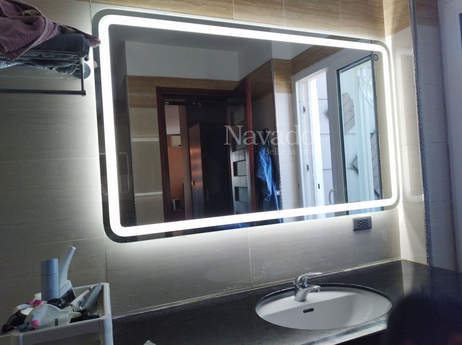 wall-decor-modern-large-led-mirror