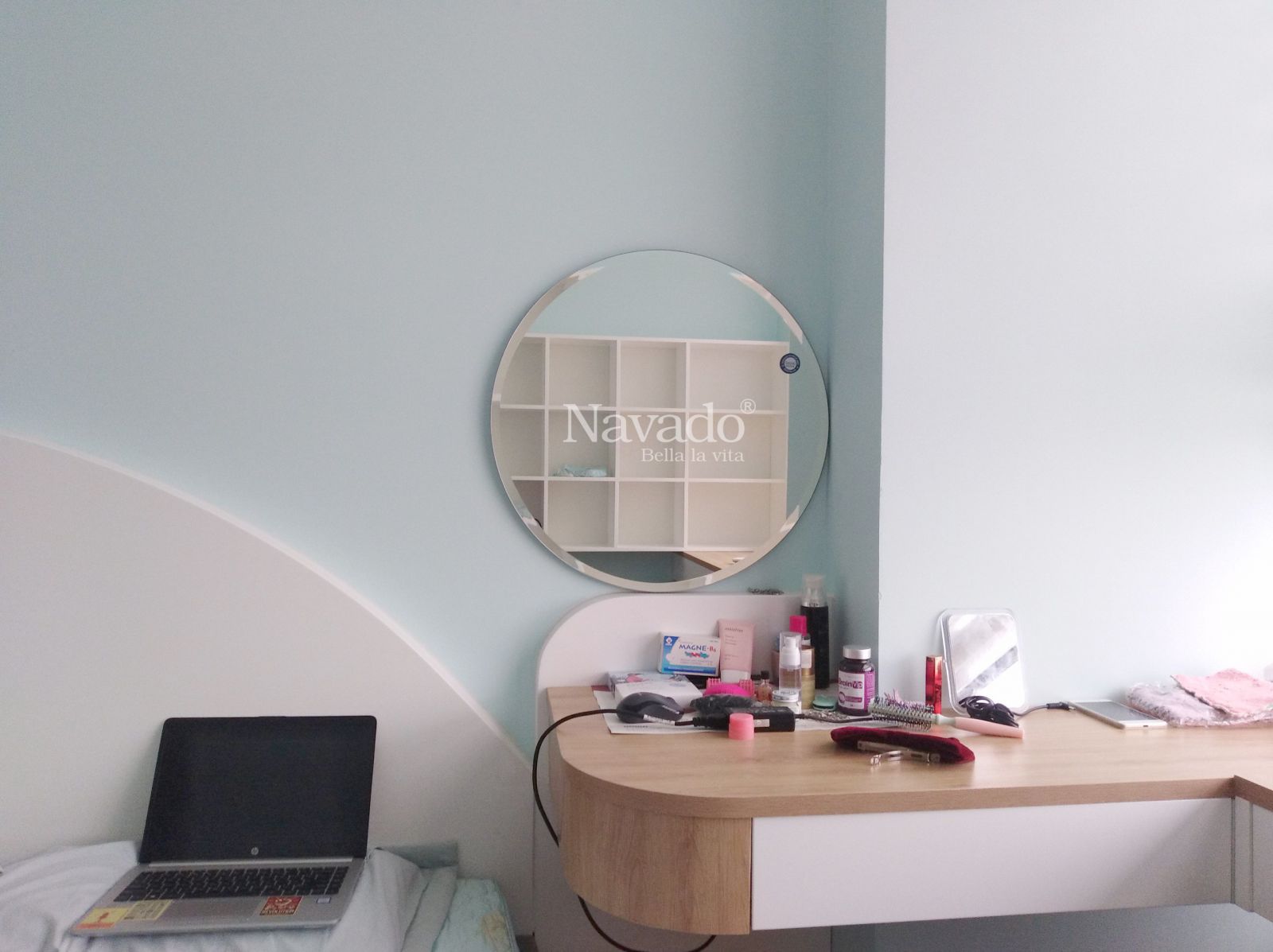 round-decor-makeup-mirror