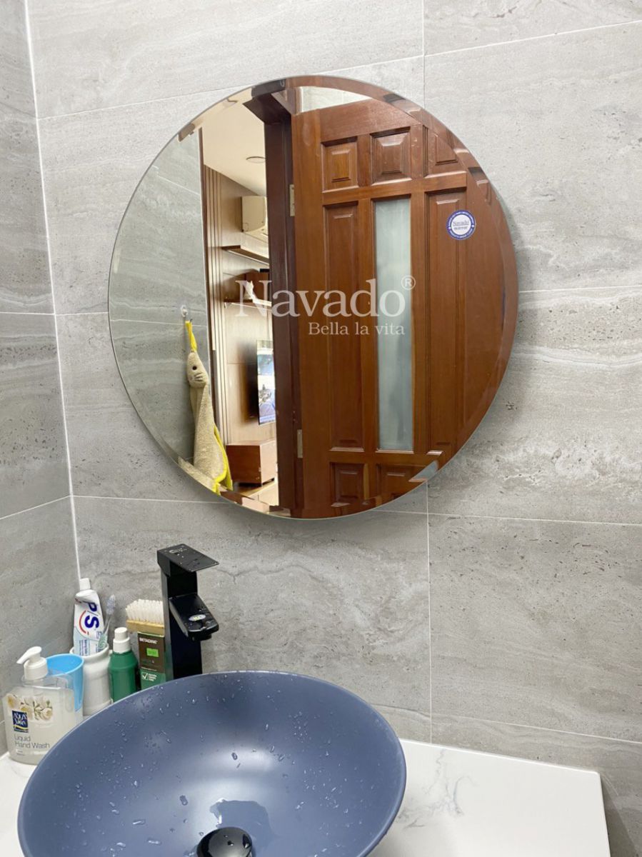 round-basic-bathroom-mirror