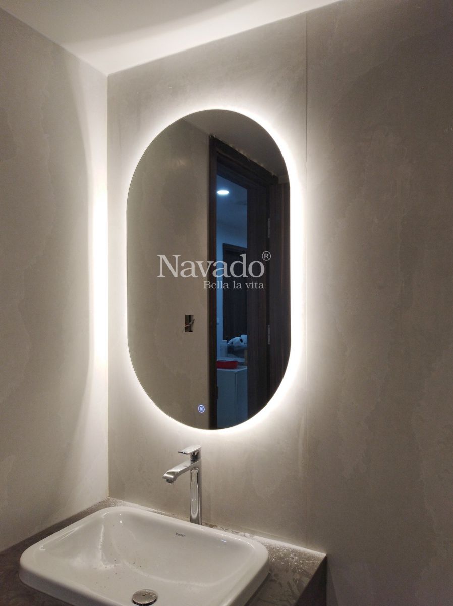 wall-decor-led-oval-mirror