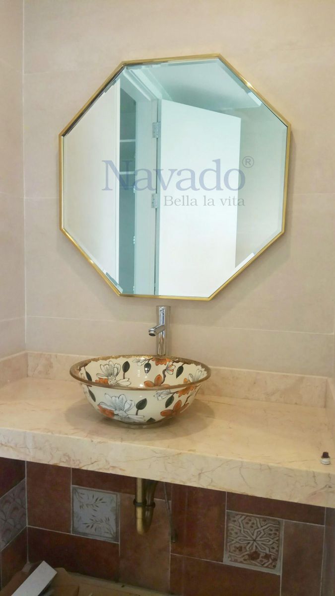 bathroom-luxury-mirror-decorate