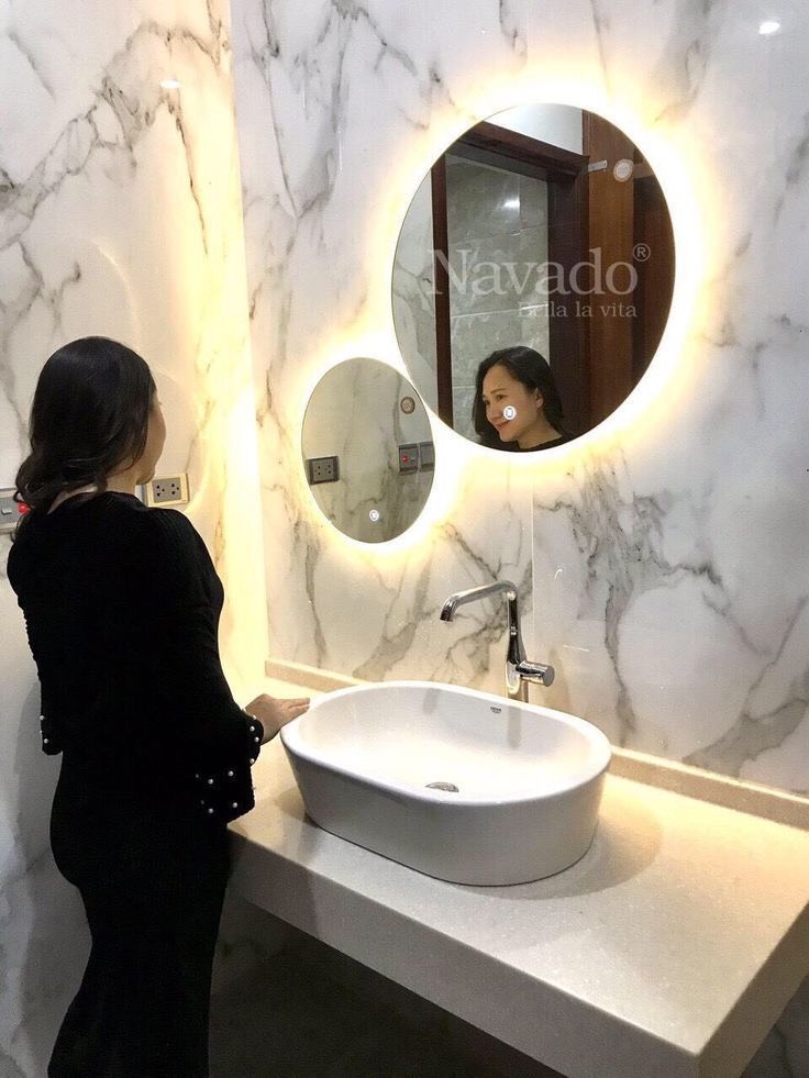 art-round-led-bathroom-mirror