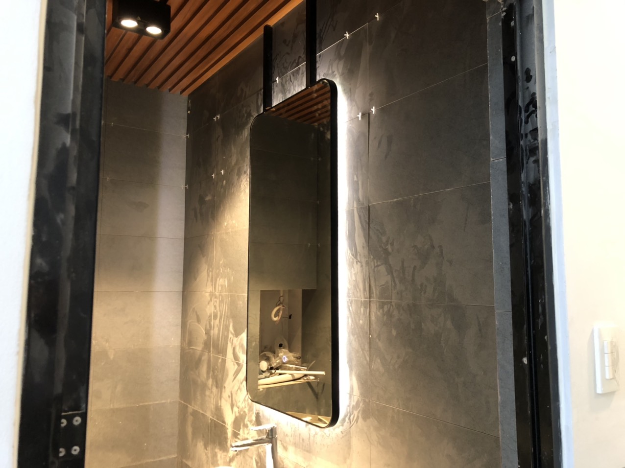 bathroom-rectangle-mirror