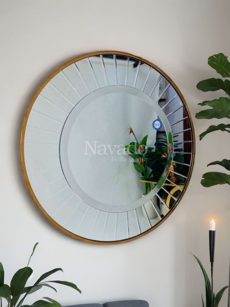 A-Decorative-Wall-Mirror-04