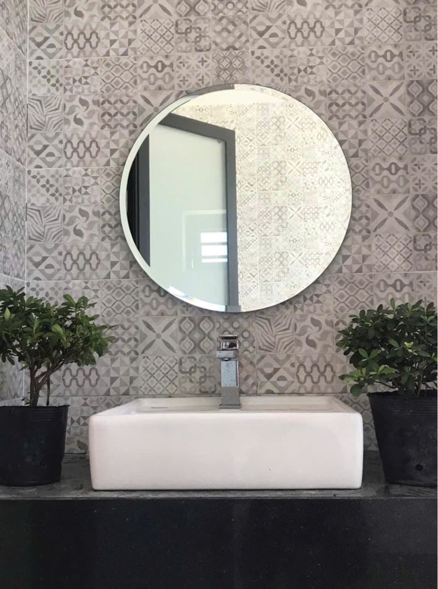 A-Round-bathroom-wall-mirror-0
