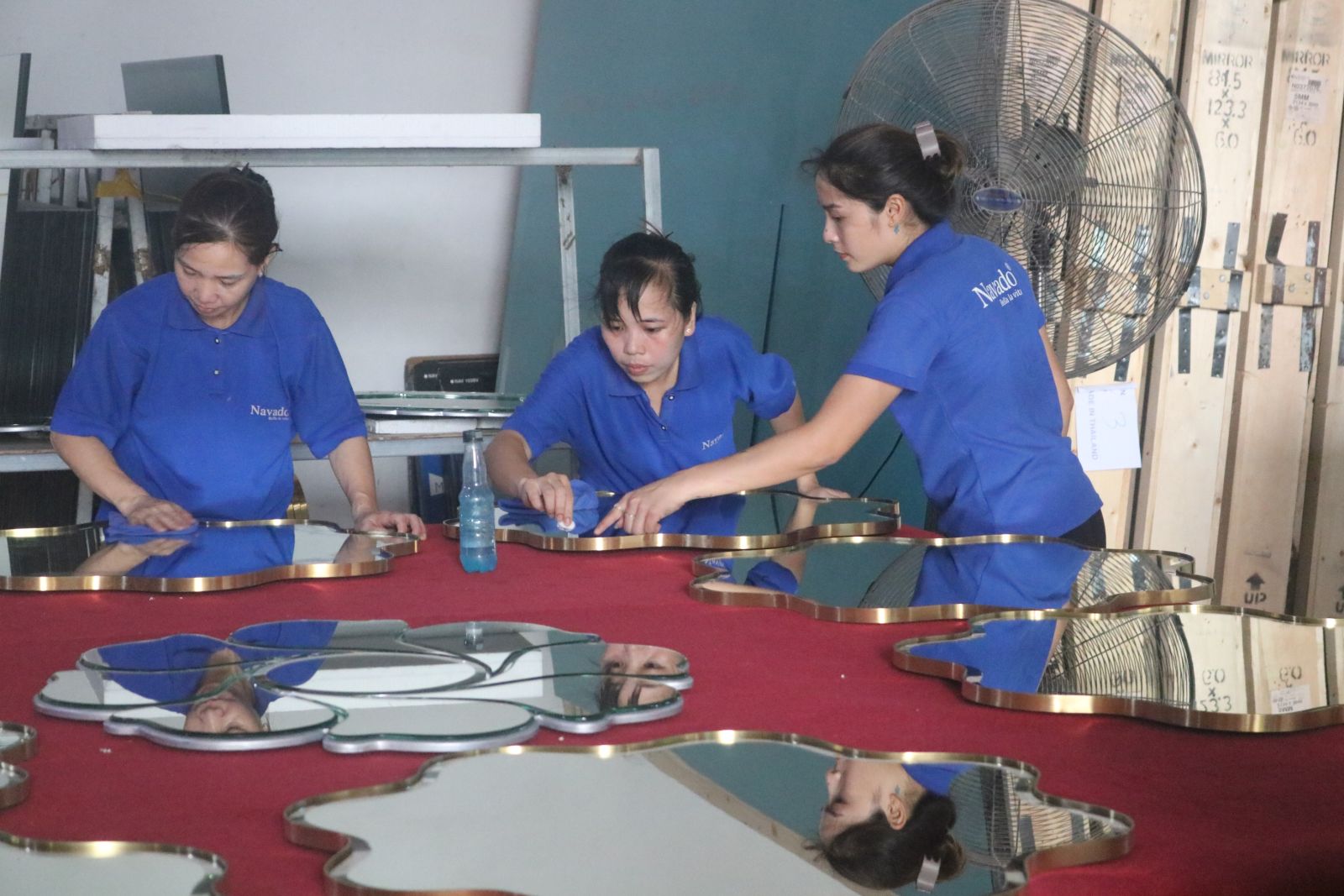 Production of high-end interior decorative mirrors