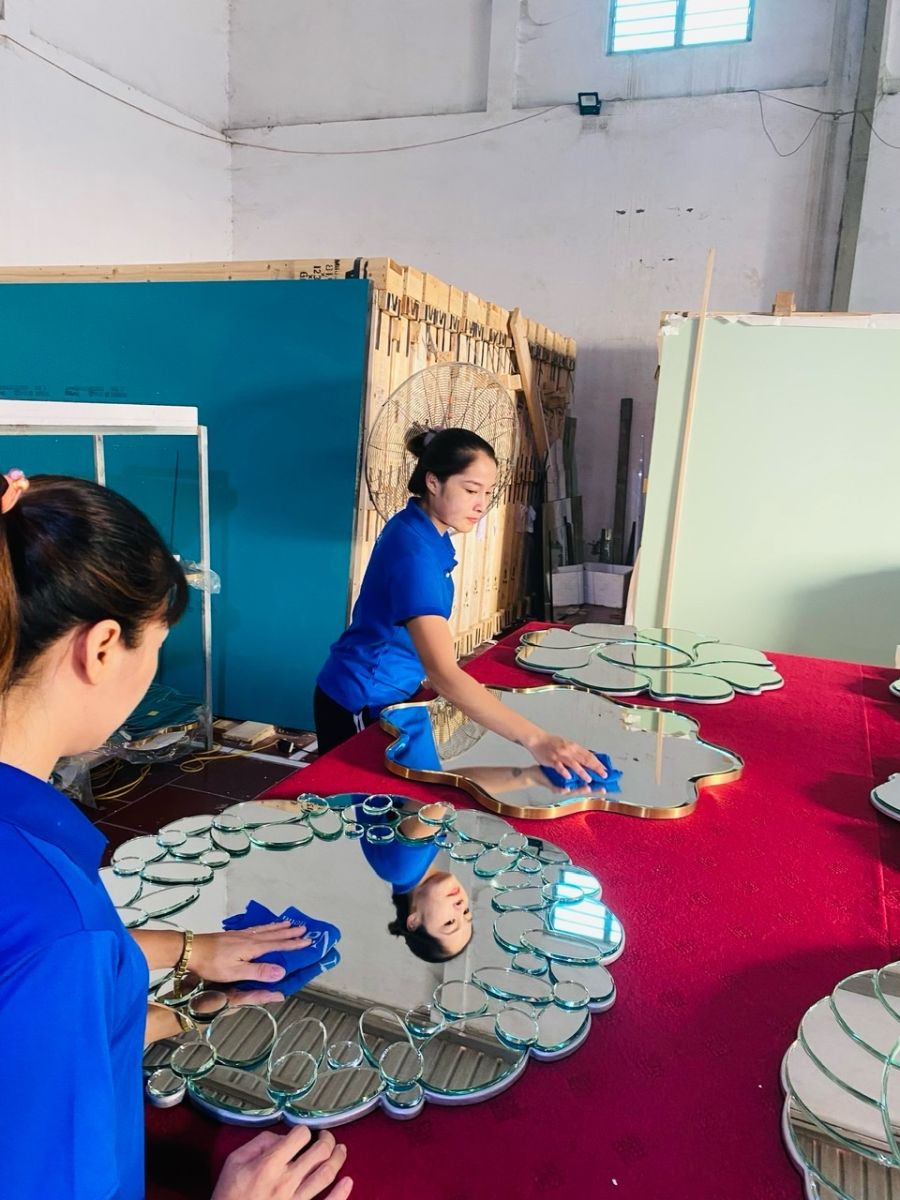 artistic framed wall mounted bathroom mirror