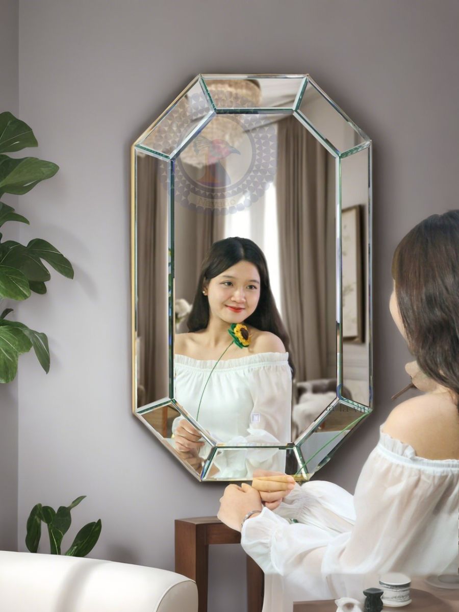 High-End Wall-Mounted Makeup Mirror